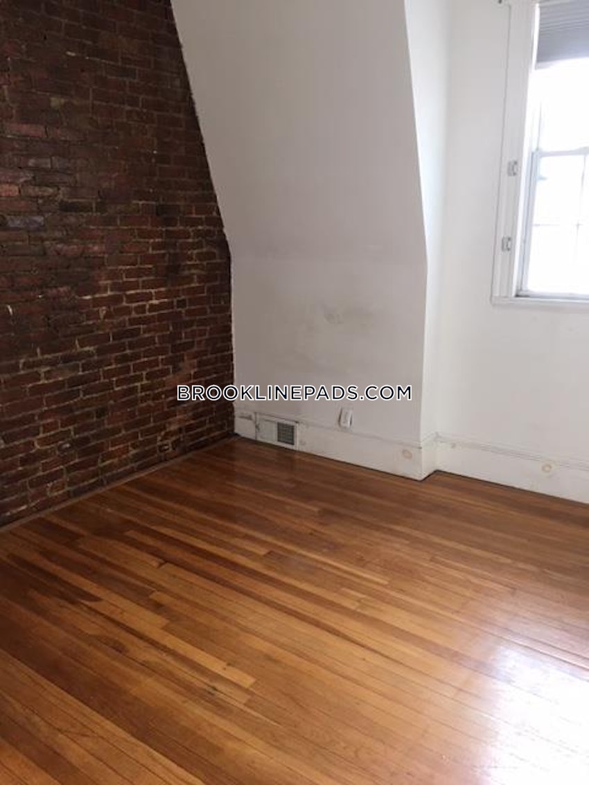 BROOKLINE- COOLIDGE CORNER - 2 Beds, 1 Bath - Image 32