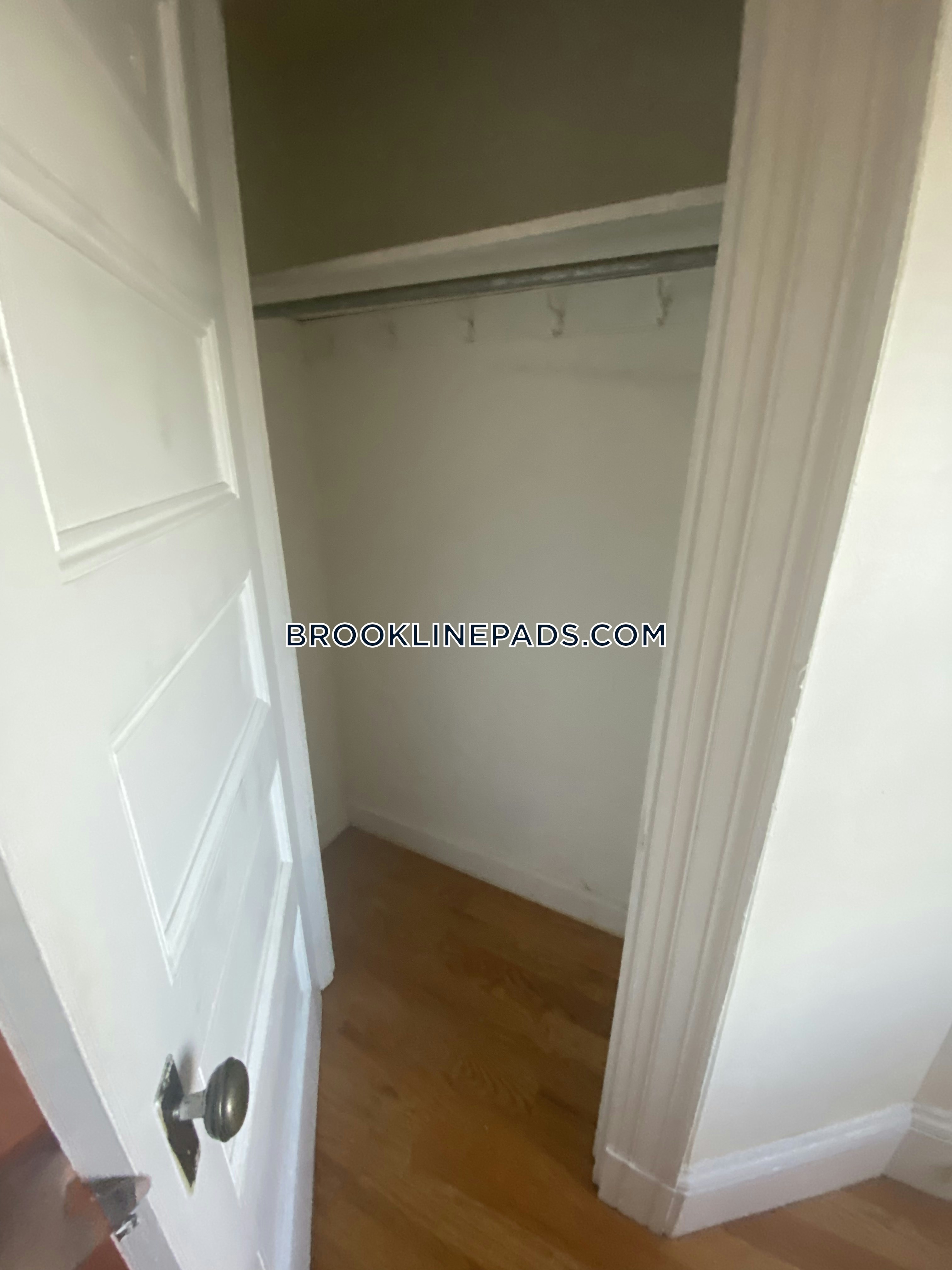 Brookline Room for Rent in BROOKLINE COOLIDGE CORNER Coolidge Corner 900
