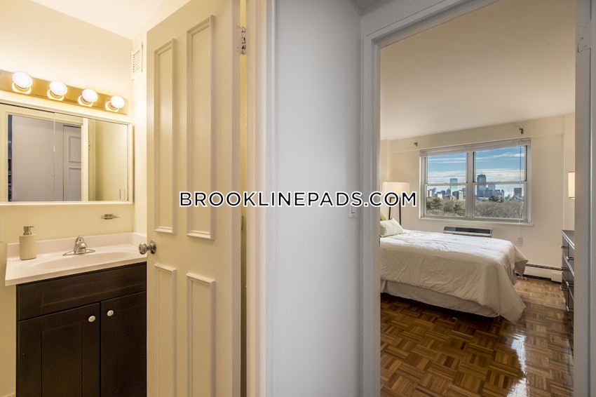BROOKLINE- BOSTON UNIVERSITY - 3 Beds, 1.5 Baths - Image 17