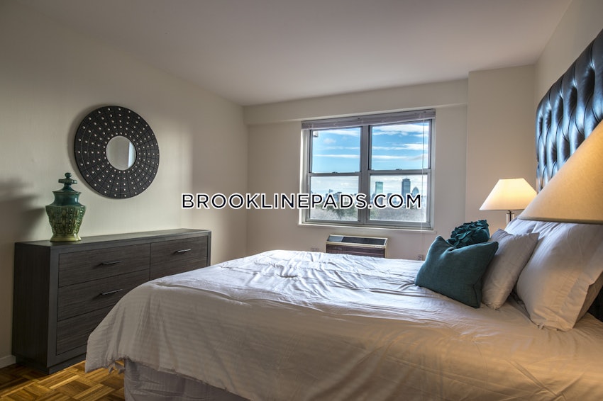 BROOKLINE- BOSTON UNIVERSITY - 3 Beds, 1.5 Baths - Image 13