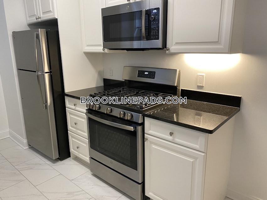 BROOKLINE- COOLIDGE CORNER - 1 Bed, 1 Bath - Image 2