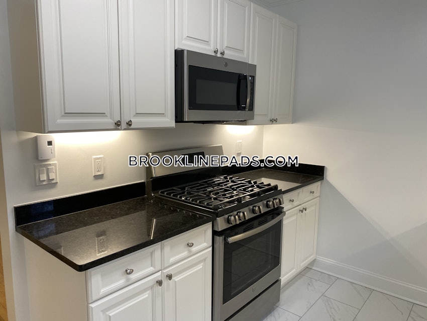 BROOKLINE- COOLIDGE CORNER - 1 Bed, 1 Bath - Image 47