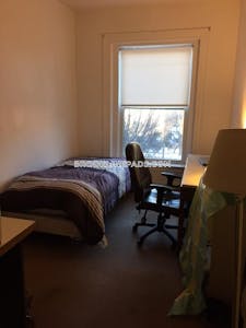 Brookline Deal Alert! Studio 1 Bath apartment in Beacon St  Boston University - $2,045