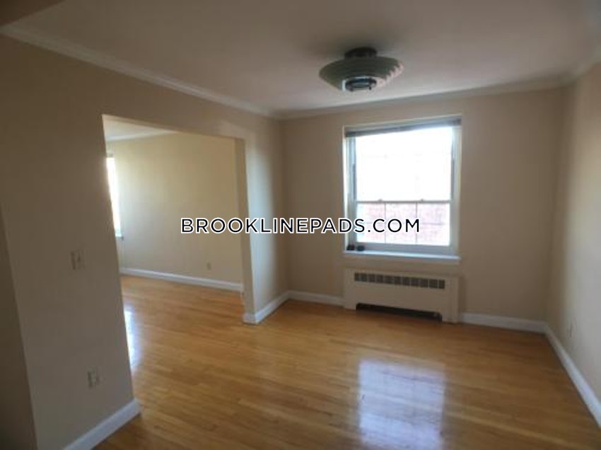 BROOKLINE- WASHINGTON SQUARE - 2 Beds, 1 Bath - Image 10