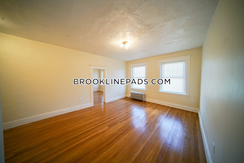 BROOKLINE- WASHINGTON SQUARE - 2 Beds, 1 Bath - Image 12