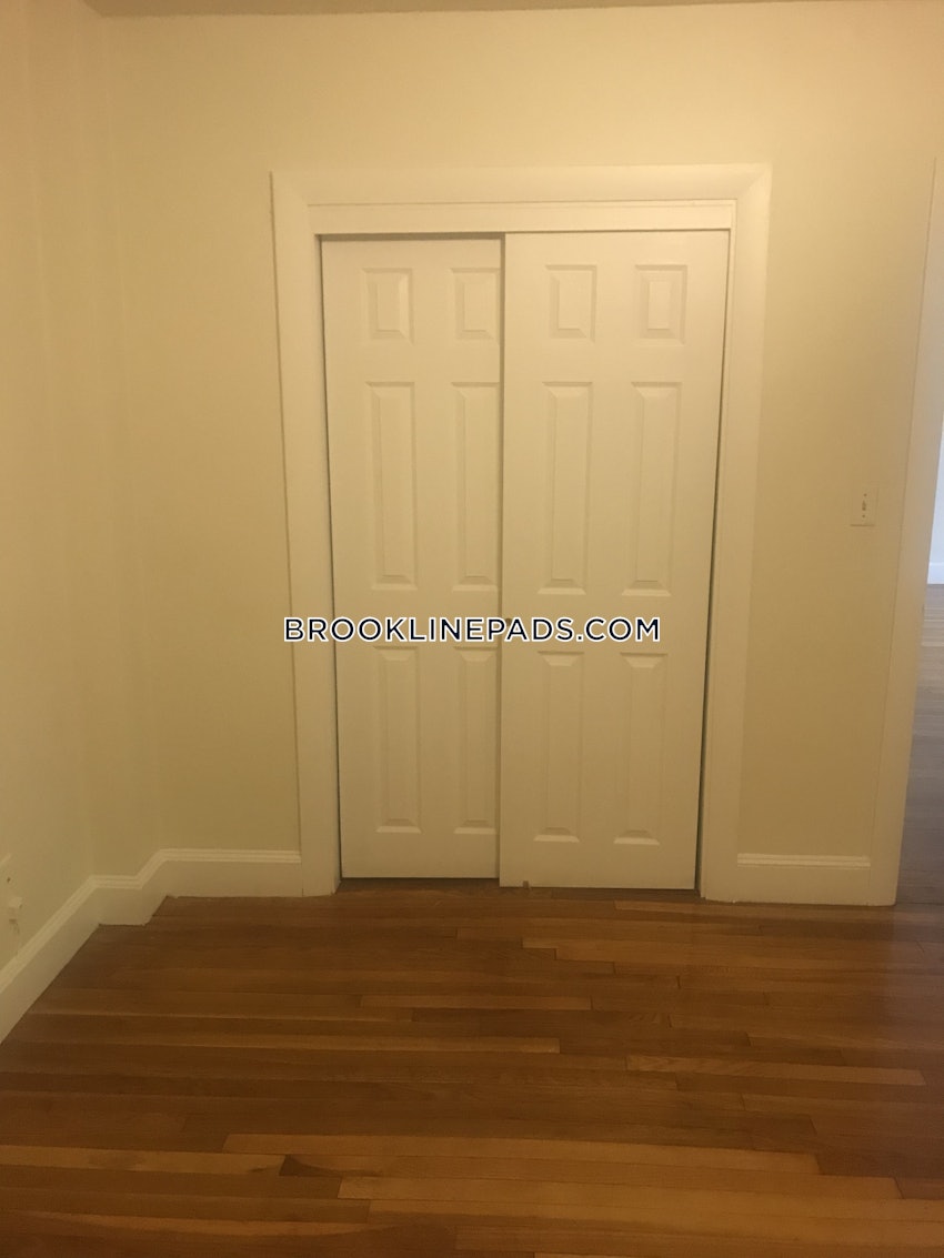 BROOKLINE- WASHINGTON SQUARE - 1 Bed, 1 Bath - Image 24