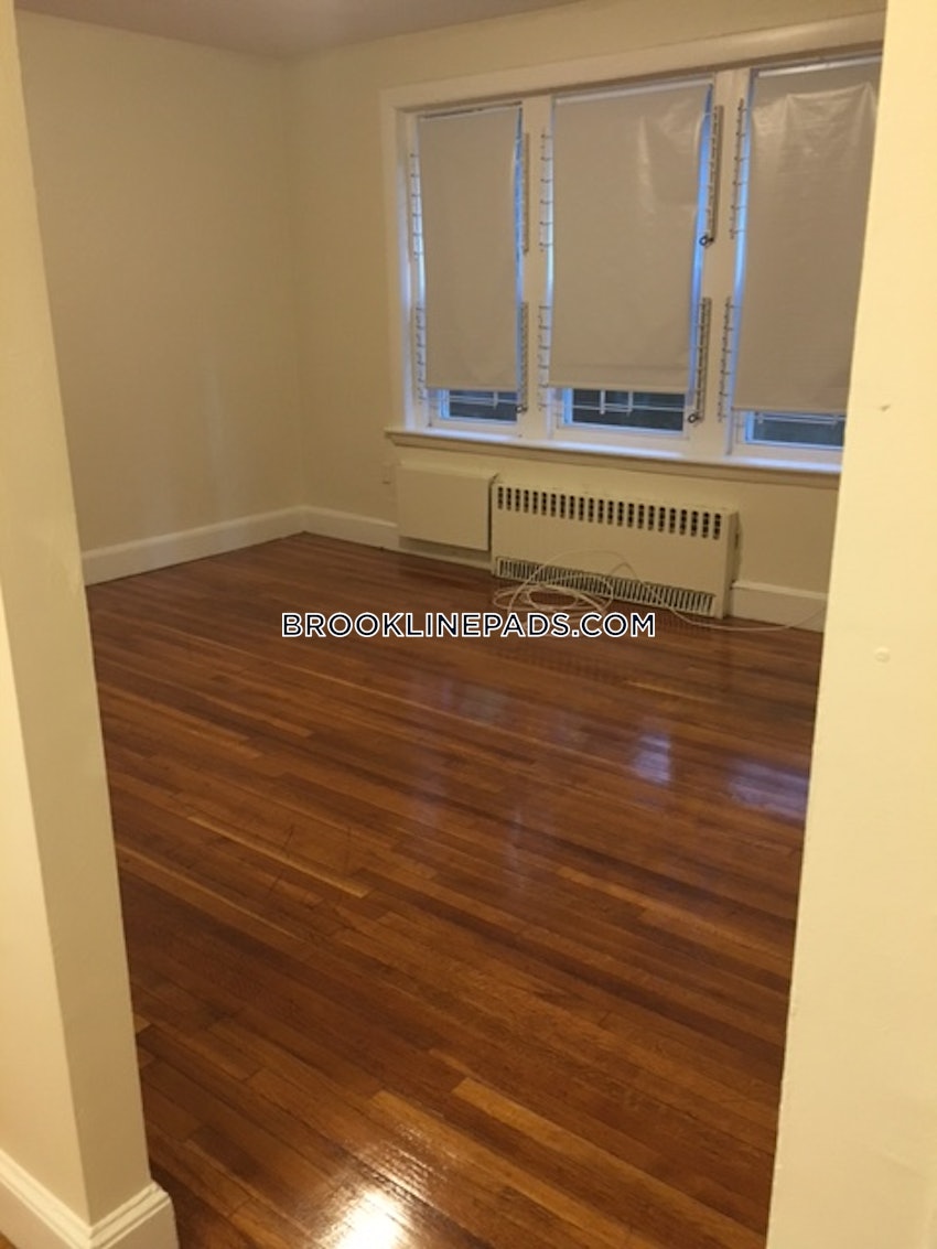 BROOKLINE- WASHINGTON SQUARE - 2 Beds, 1 Bath - Image 18