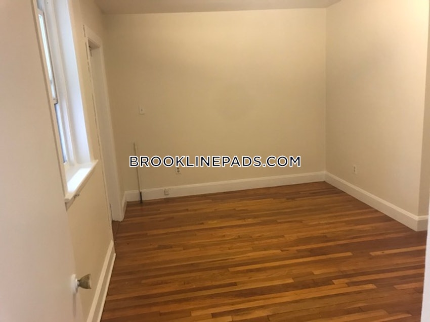 BROOKLINE- WASHINGTON SQUARE - 1 Bed, 1 Bath - Image 13