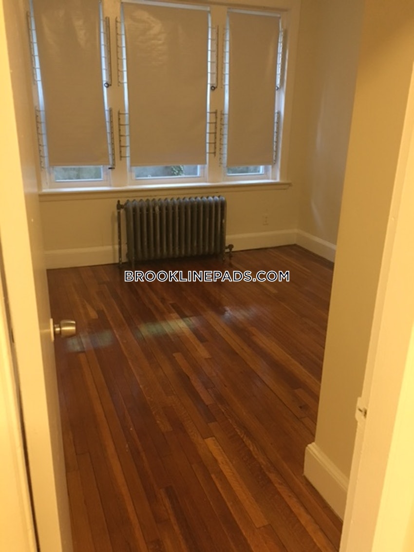 BROOKLINE- WASHINGTON SQUARE - 2 Beds, 1 Bath - Image 31