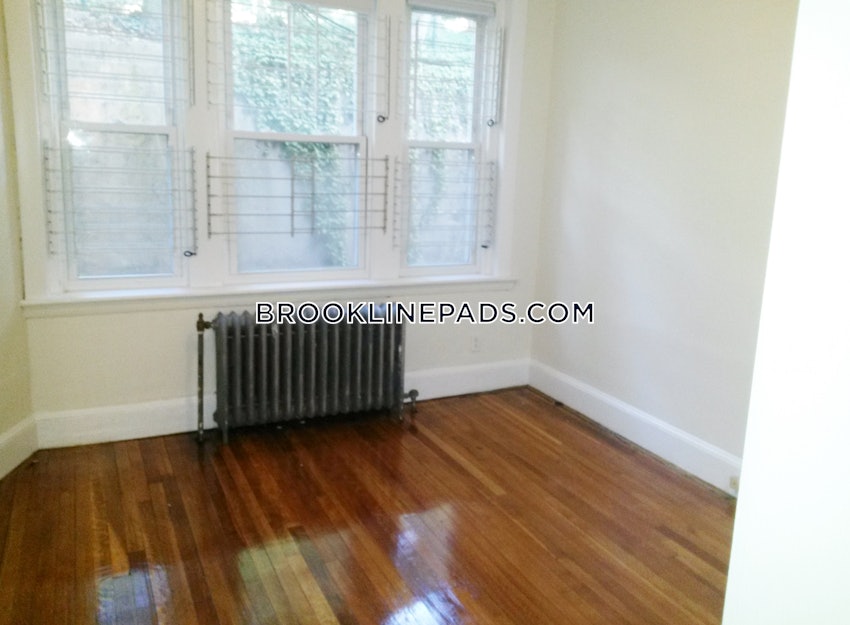 BROOKLINE- WASHINGTON SQUARE - 2 Beds, 1 Bath - Image 11