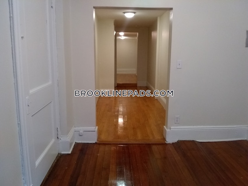 BROOKLINE- WASHINGTON SQUARE - 3 Beds, 1 Bath - Image 22