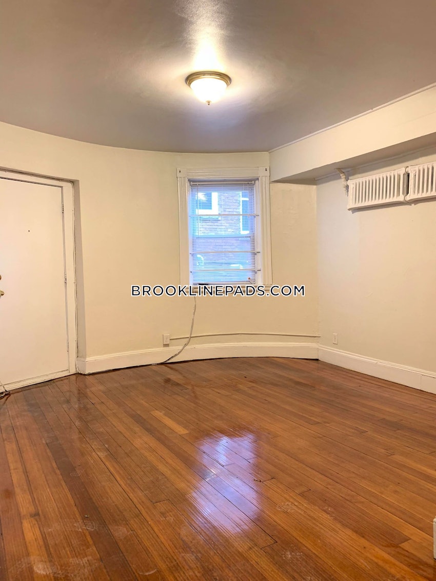 BROOKLINE- WASHINGTON SQUARE - 2 Beds, 1 Bath - Image 8