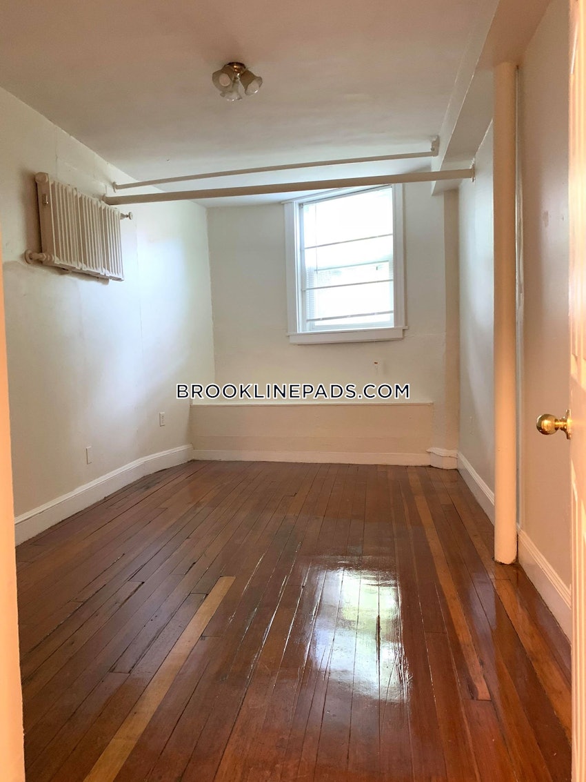 BROOKLINE- WASHINGTON SQUARE - 2 Beds, 1 Bath - Image 4