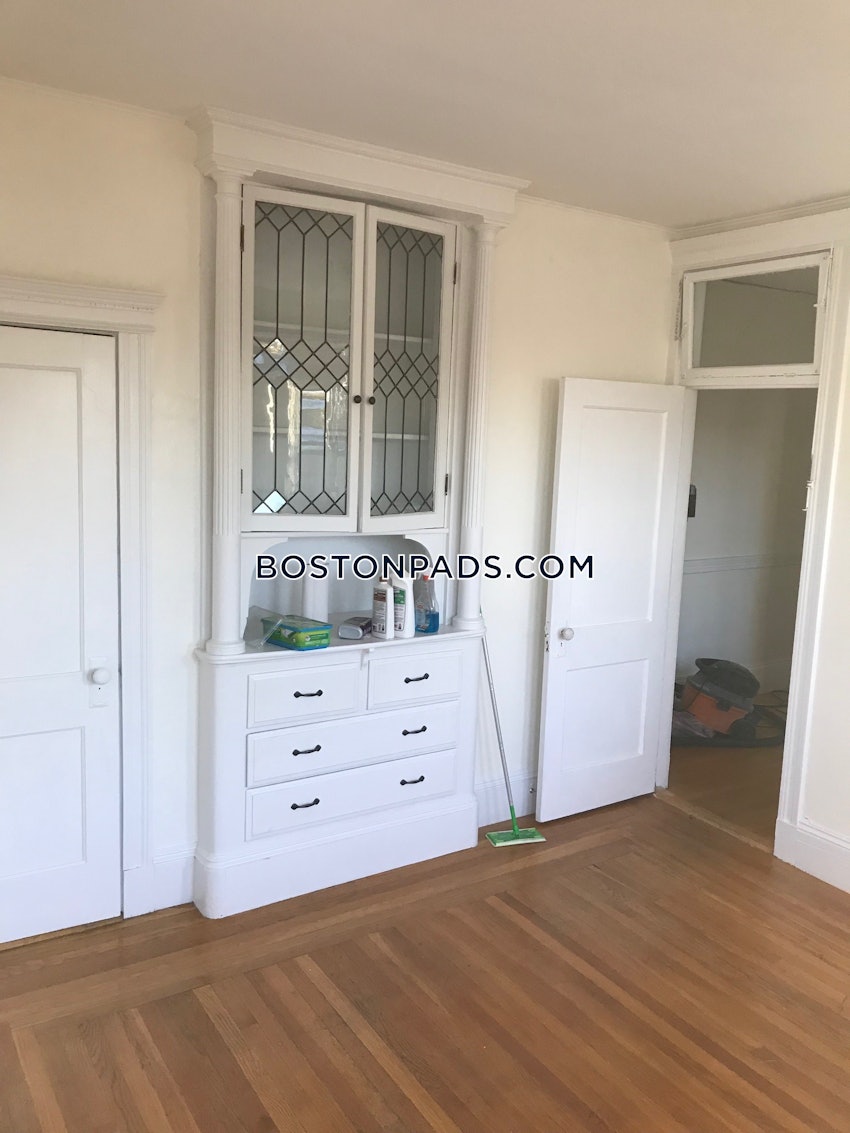 CAMBRIDGE - CENTRAL SQUARE/CAMBRIDGEPORT - 4 Beds, 1 Bath - Image 12