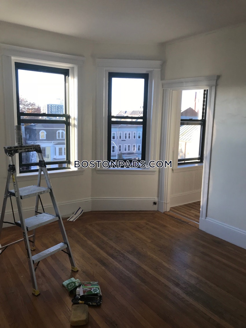 CAMBRIDGE - CENTRAL SQUARE/CAMBRIDGEPORT - 4 Beds, 1 Bath - Image 11