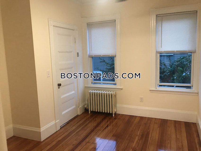 CAMBRIDGE - CENTRAL SQUARE/CAMBRIDGEPORT - 3 Beds, 1 Bath - Image 2