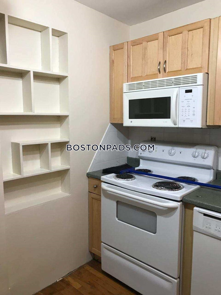 CAMBRIDGE - CENTRAL SQUARE/CAMBRIDGEPORT - 4 Beds, 2 Baths - Image 5