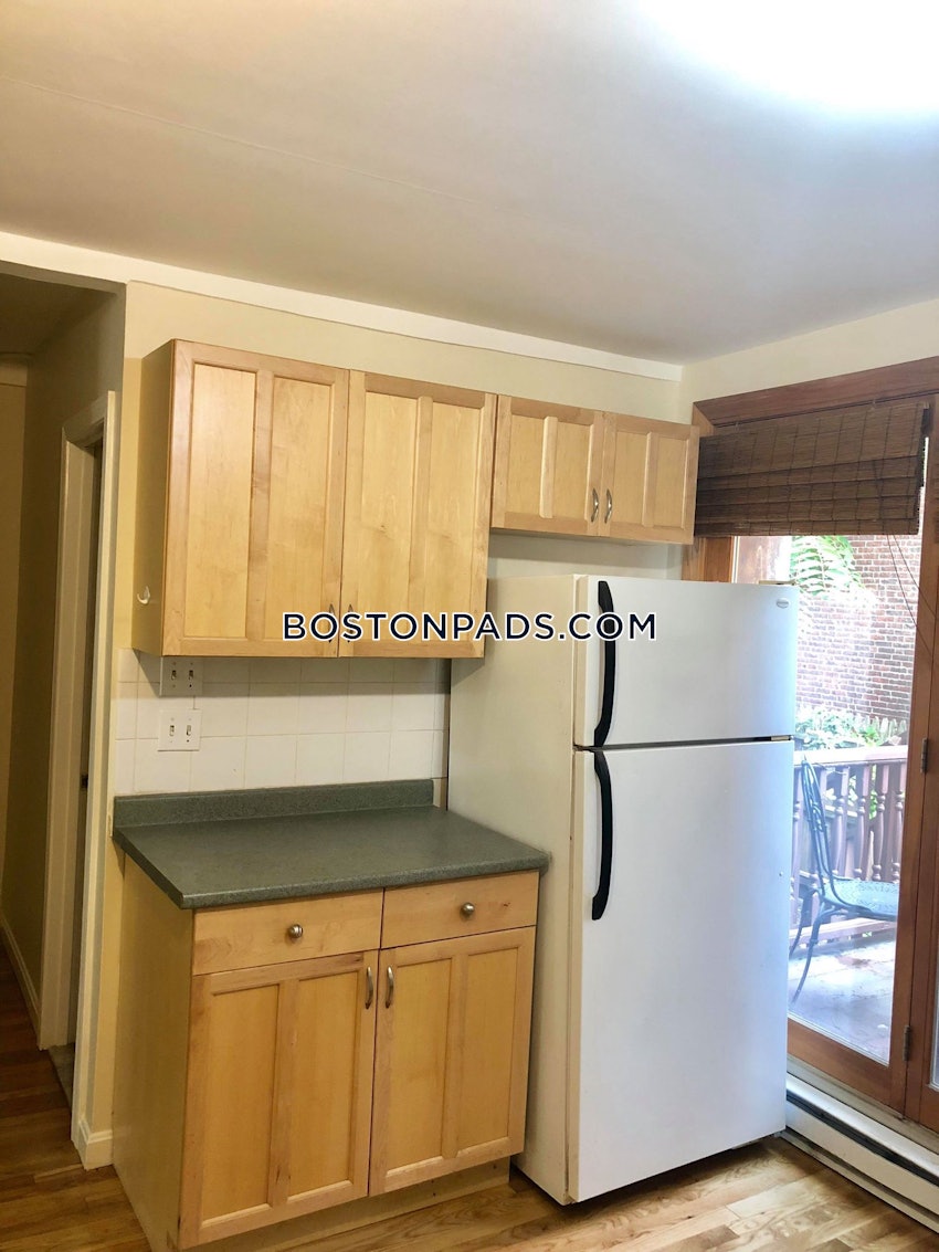 CAMBRIDGE - CENTRAL SQUARE/CAMBRIDGEPORT - 4 Beds, 2 Baths - Image 4