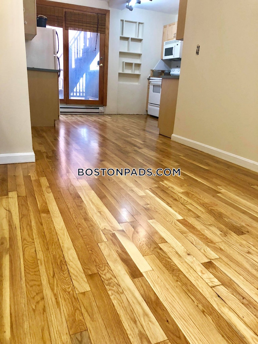 CAMBRIDGE - CENTRAL SQUARE/CAMBRIDGEPORT - 4 Beds, 2 Baths - Image 15