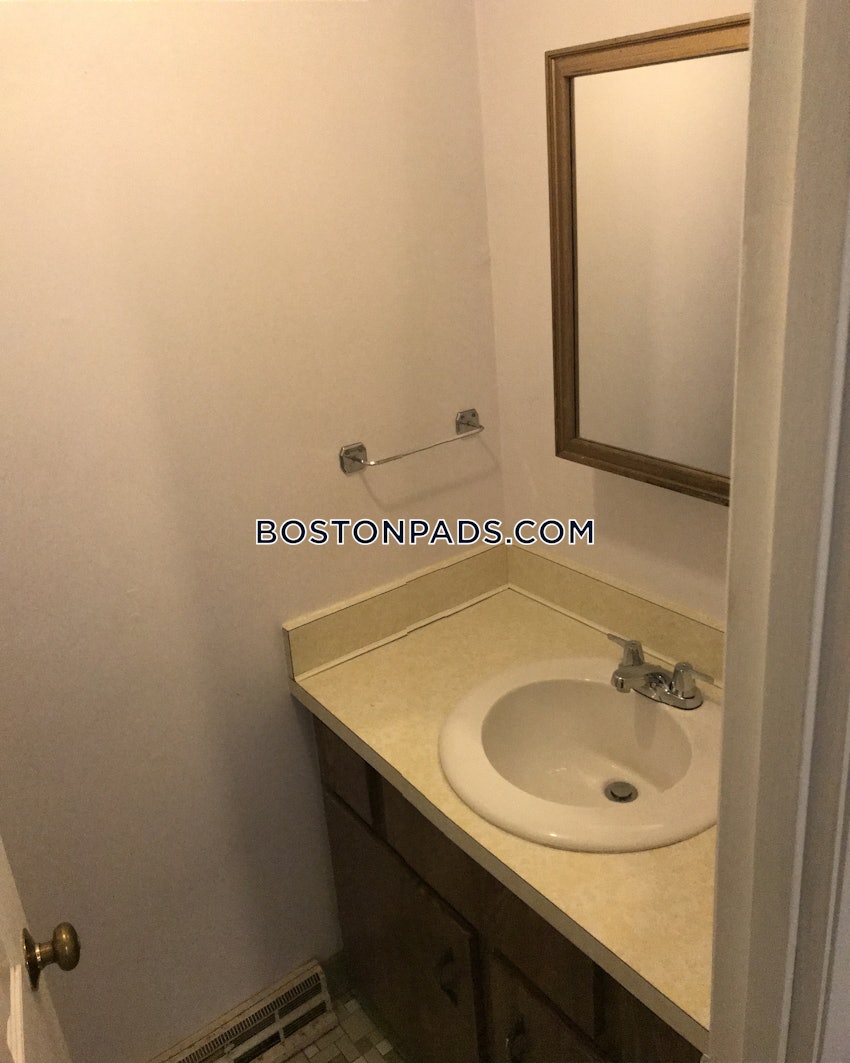 CAMBRIDGE - CENTRAL SQUARE/CAMBRIDGEPORT - 4 Beds, 2.5 Baths - Image 16