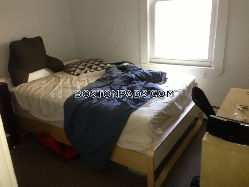 CAMBRIDGE - CENTRAL SQUARE/CAMBRIDGEPORT - 3 Beds, 1 Bath - Image 3