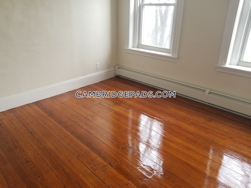 CAMBRIDGE- EAST CAMBRIDGE - 3 Beds, 1 Bath - Image 5