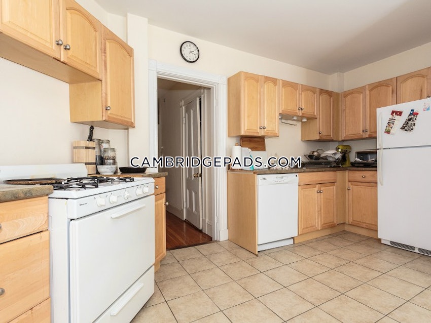 CAMBRIDGE - HARVARD SQUARE - 3 Beds, 1 Bath - Image 2