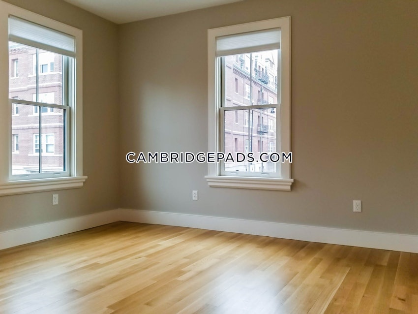 CAMBRIDGE - HARVARD SQUARE - 3 Beds, 3 Baths - Image 6