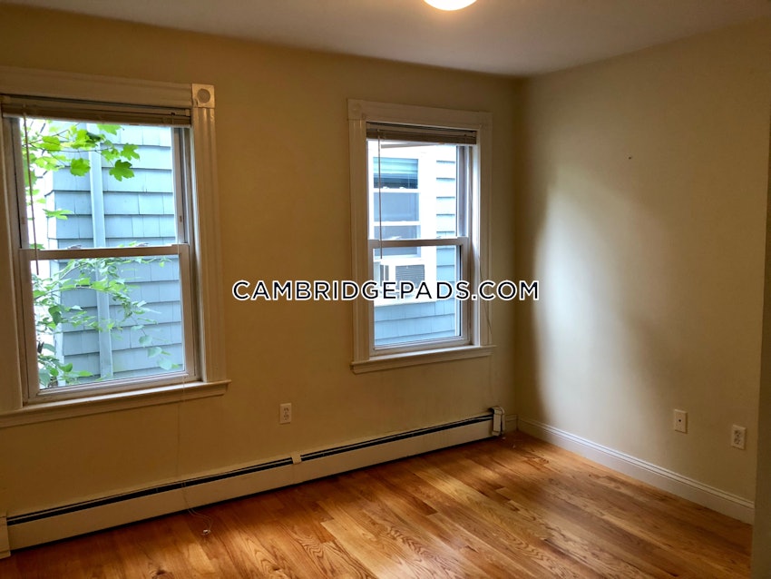 CAMBRIDGE - HARVARD SQUARE - 3 Beds, 1 Bath - Image 2