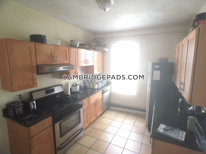 CAMBRIDGE - KENDALL SQUARE - 3 Beds, 2 Baths - Image 3