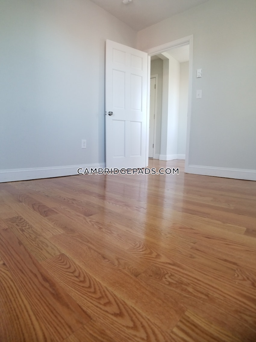 CAMBRIDGE - KENDALL SQUARE - 4 Beds, 1 Bath - Image 4