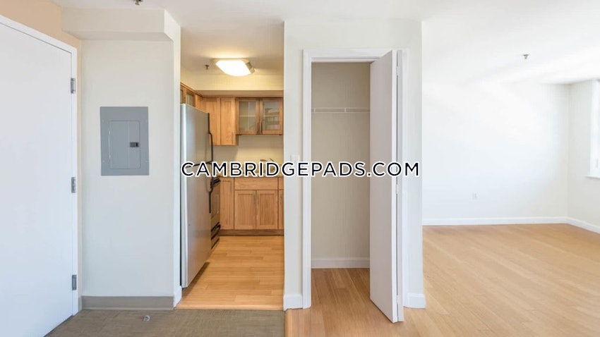 CAMBRIDGE - KENDALL SQUARE - 3 Beds, 2 Baths - Image 1