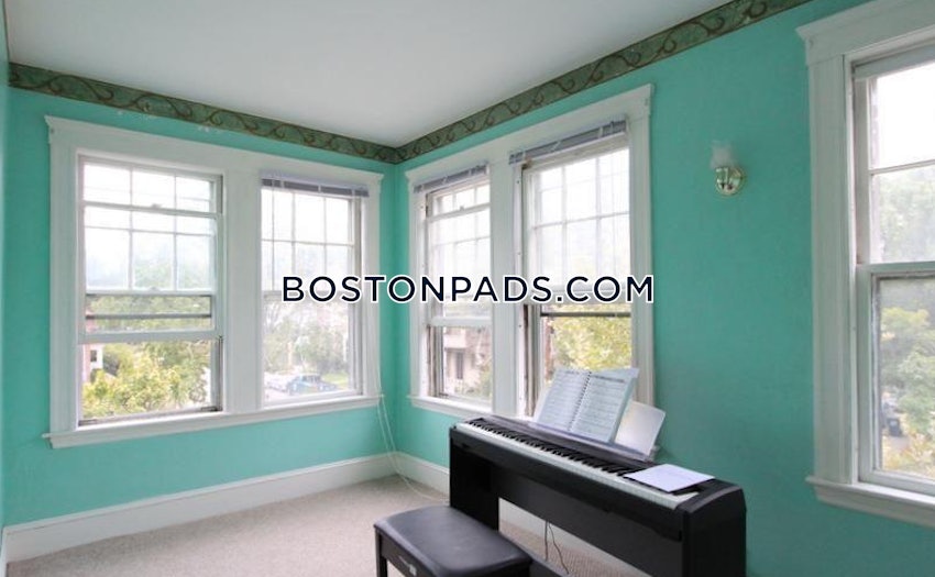 CAMBRIDGE - MT. AUBURN/BRATTLE/ FRESH POND - 2 Beds, 1 Bath - Image 7