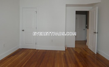 Everett, MA - 5 Beds, 2 Baths - $4,000 - ID#4275563