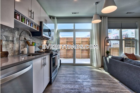 Revere Beach Pkwy Everett photo 11