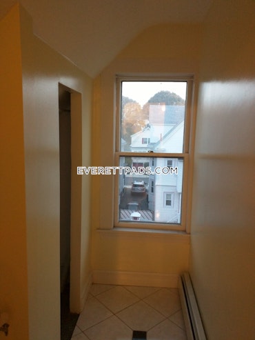 Everett - 5 Beds, 2 Baths