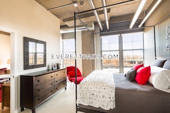 Charlton St. Everett