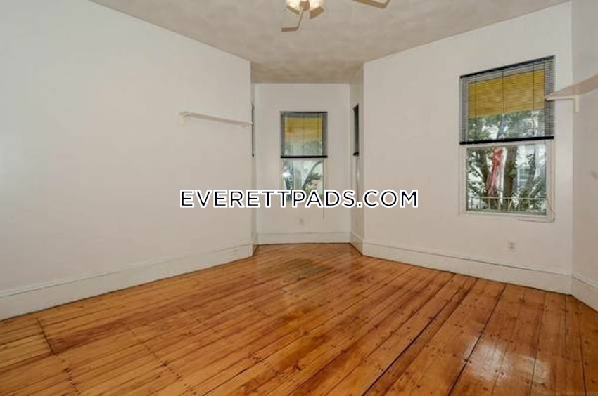 EVERETT - 2 Beds, 2 Baths - Image 1