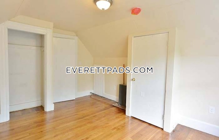 EVERETT - 4 Beds, 1 Bath - Image 2