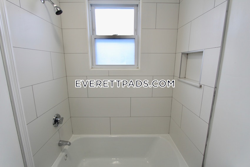EVERETT - 1 Bed, 1 Bath - Image 4