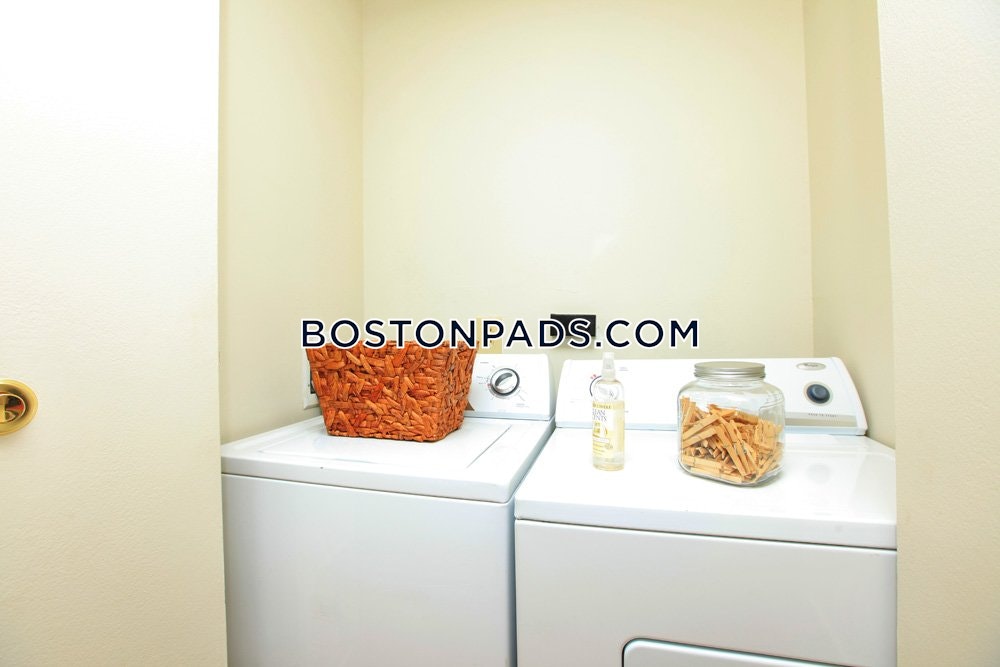 The Commons at Windsor Gardens Photo 55