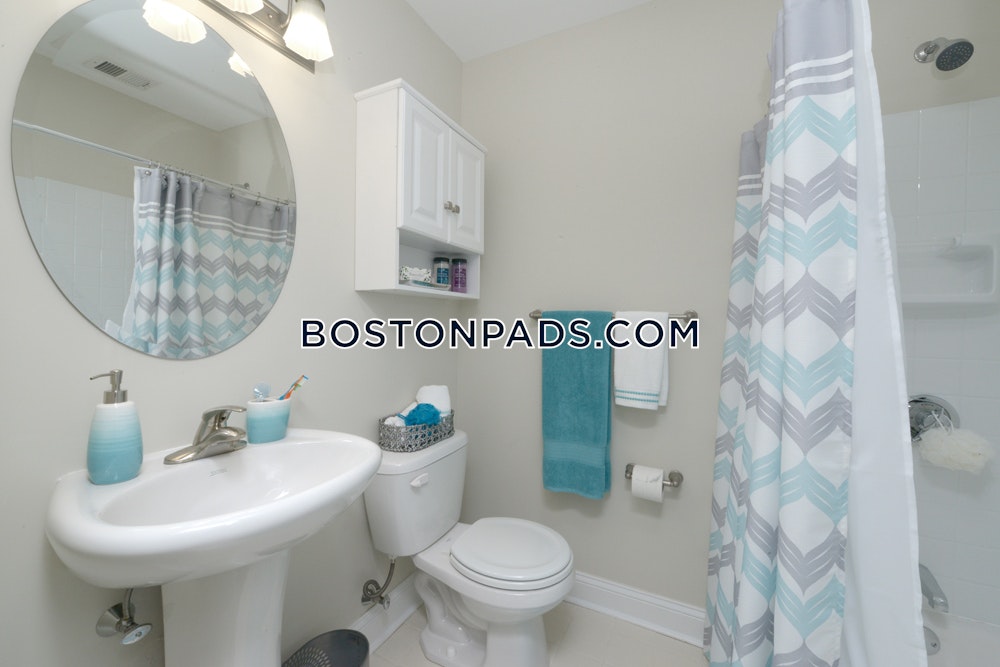 The Commons at Windsor Gardens Photo 62