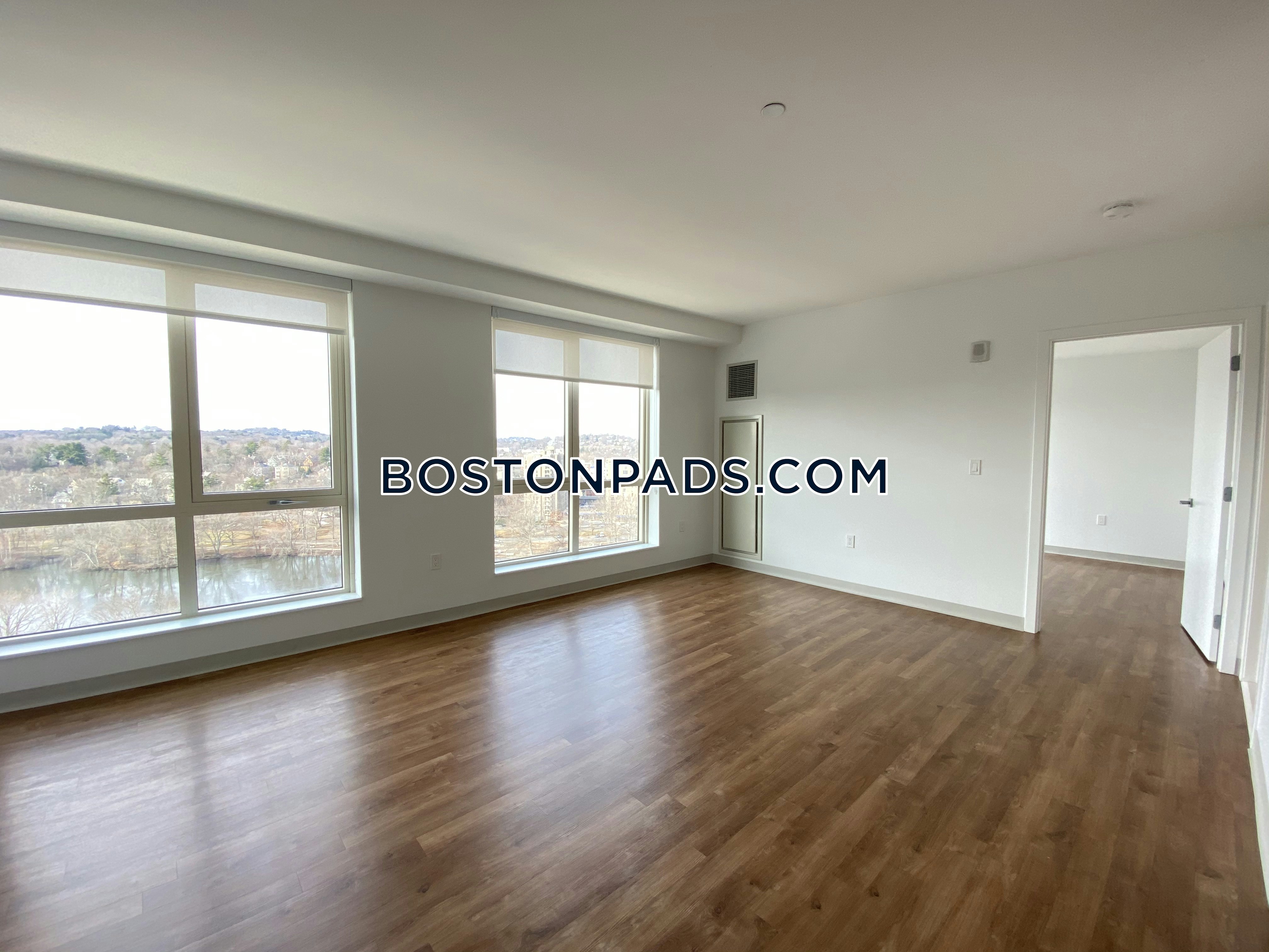 101 South Huntington Ave. Photo 54