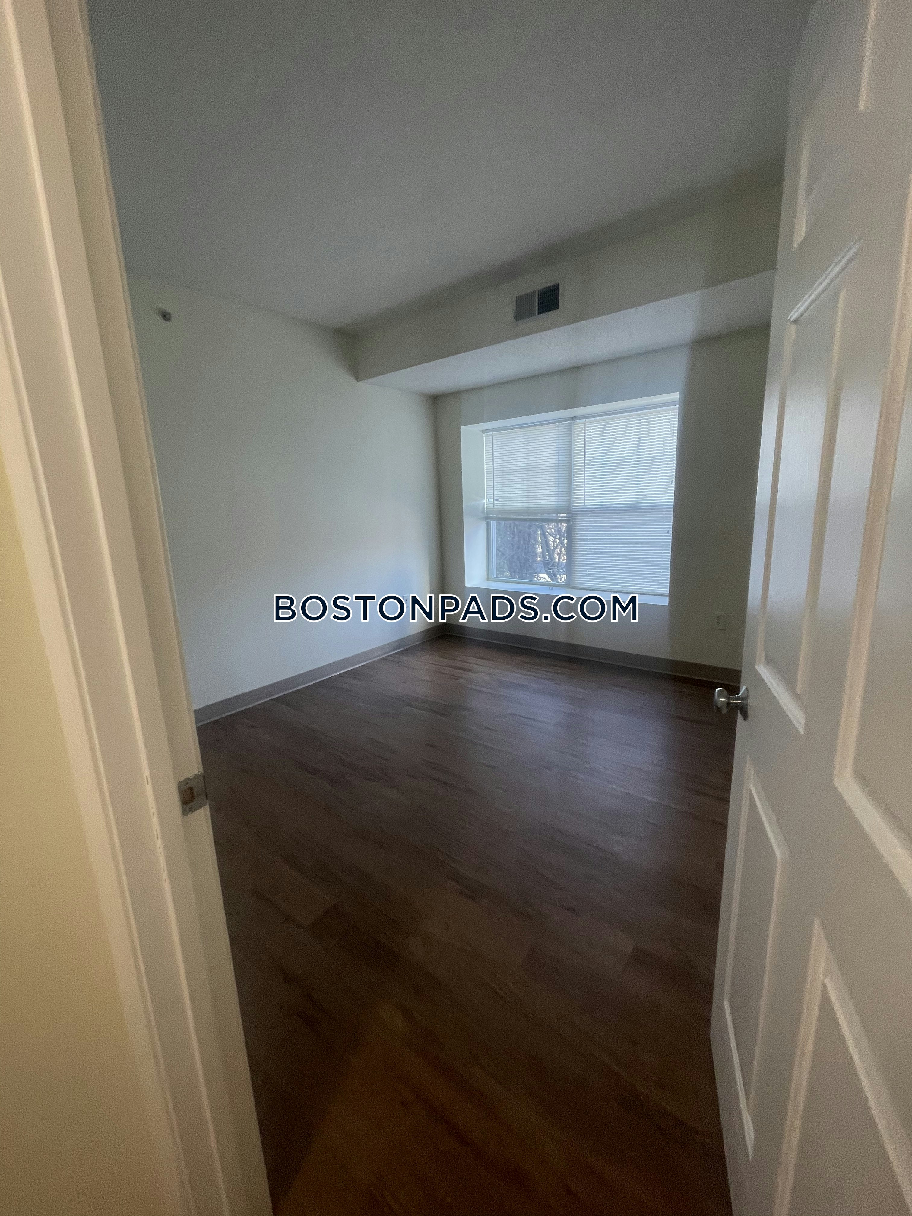 Rosecliff Apartments Photo 11