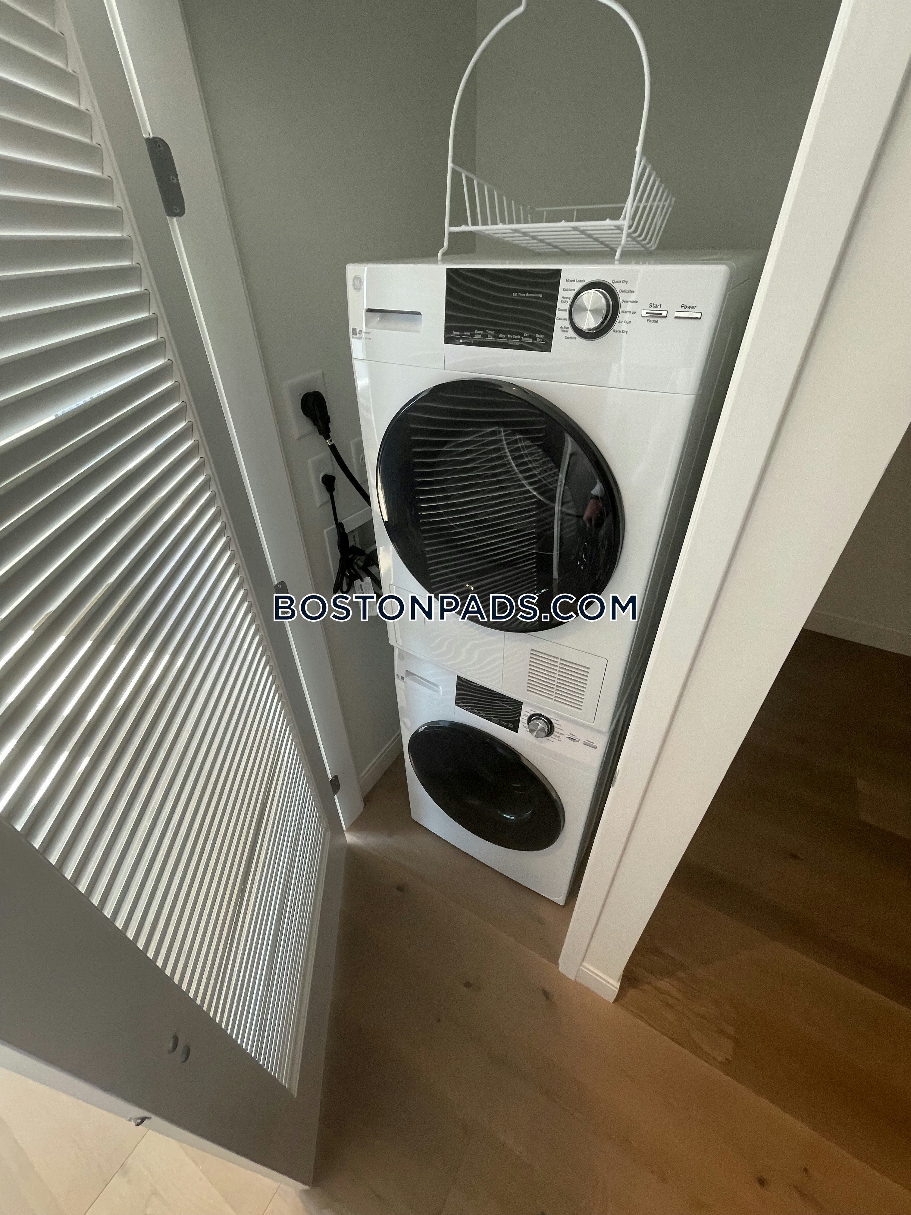 One 65 Main Photo 59