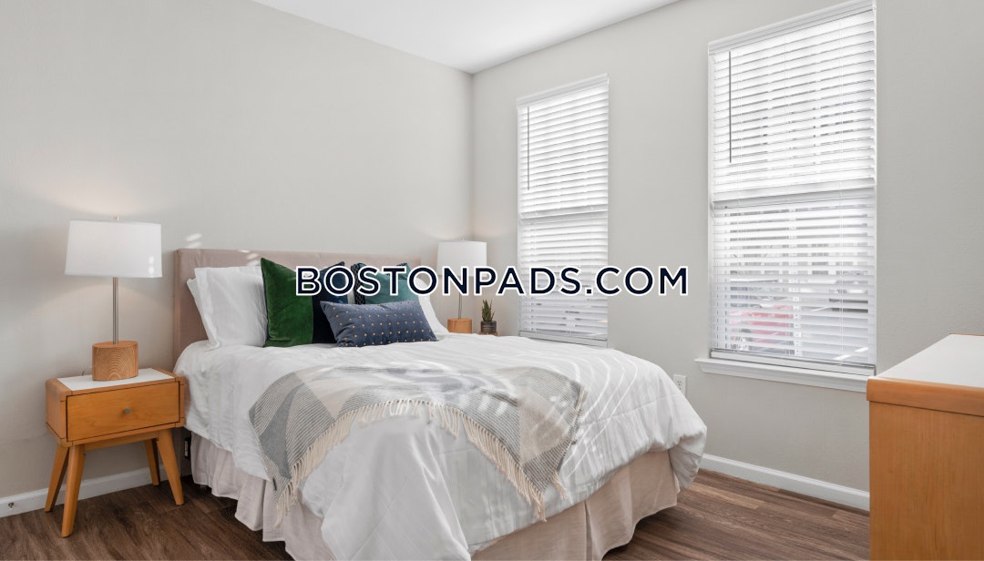 Jefferson at Dedham Station Photo 10