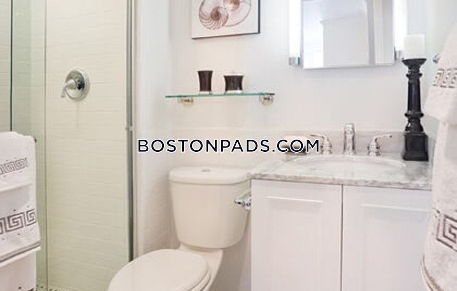 Longwood Towers Photo 10