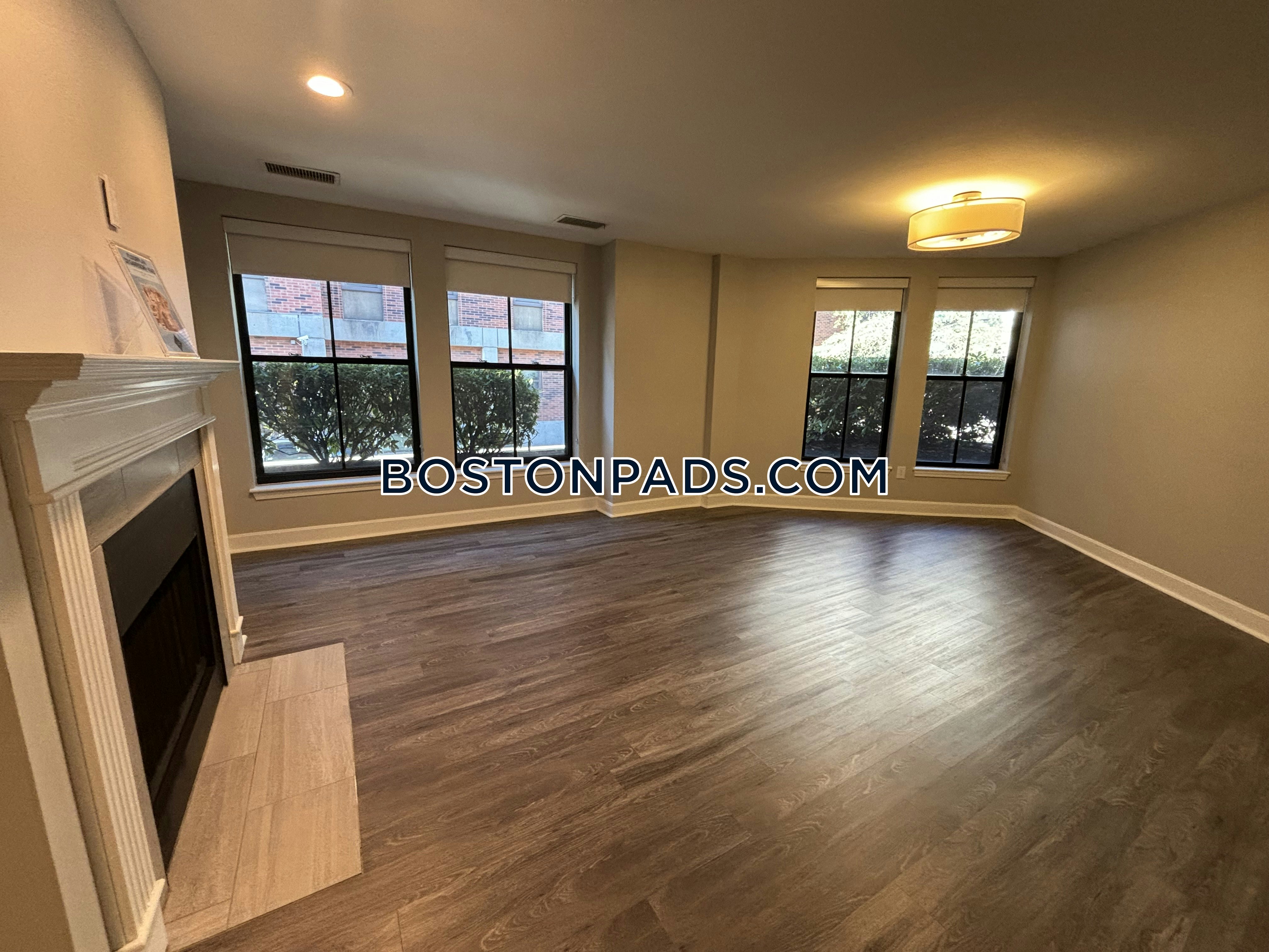 Garrison Square Photo 15