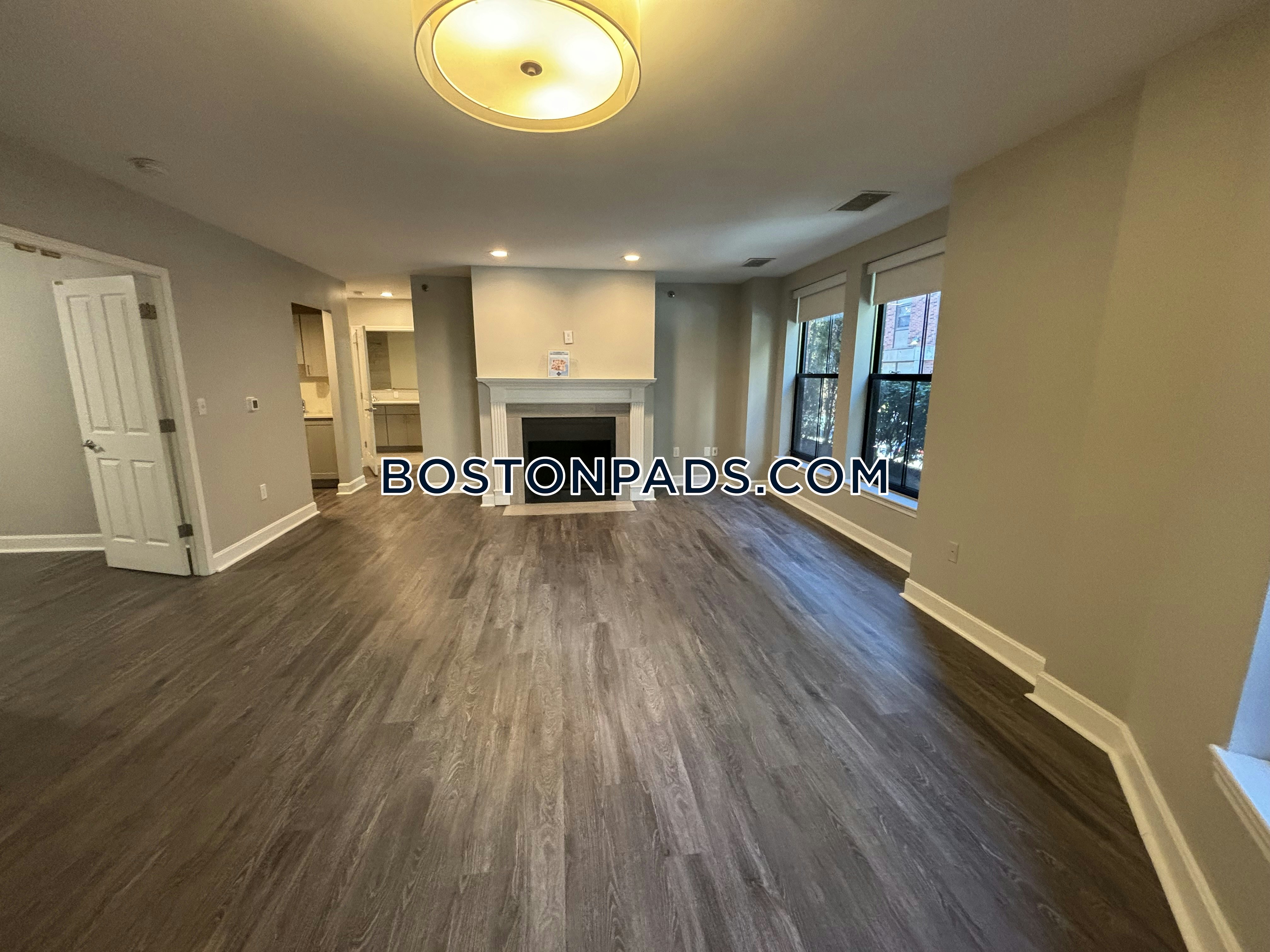 Garrison Square Photo 14