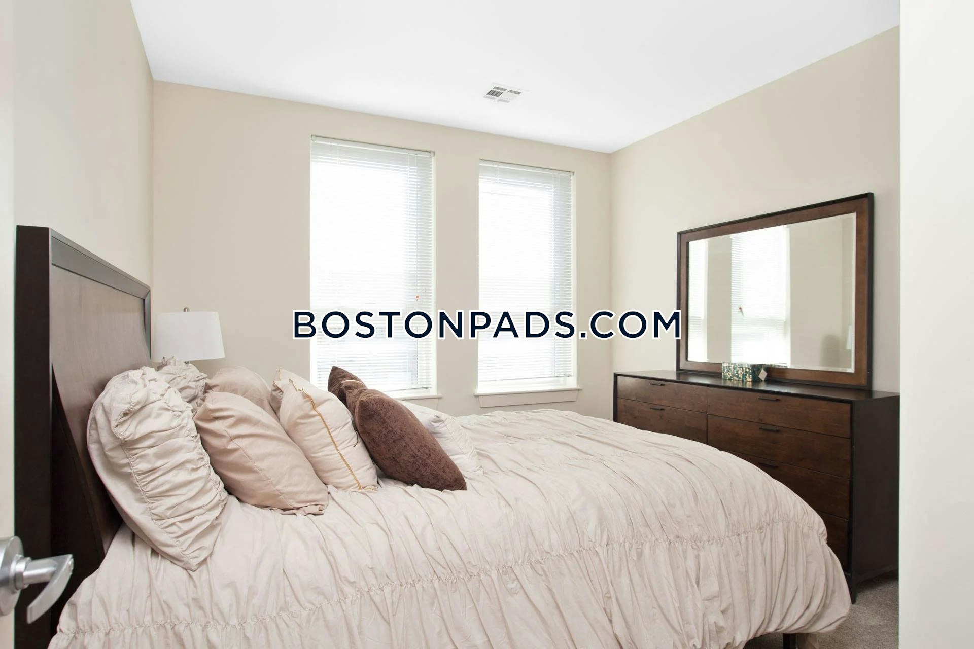 Point at 180 Photo 19